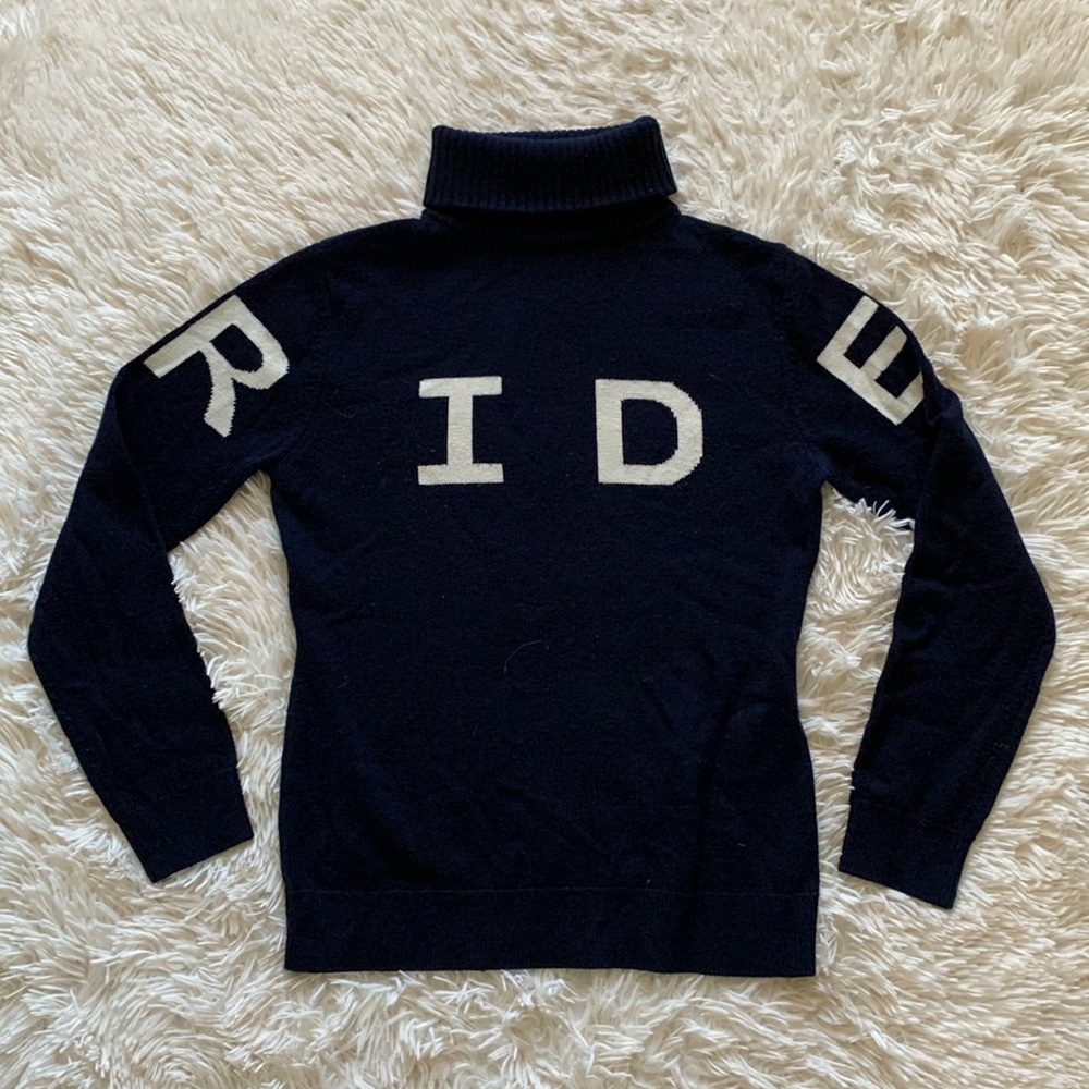 Perfect Moment Ride ski sweater in navy sz L in excellent condition